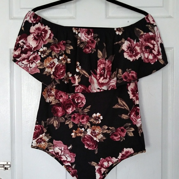 Rue 21 Floral bodysuit - Picture 1 of 8